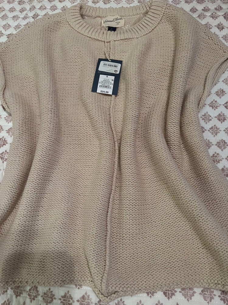 Universal Threads Goods co Trendy Sweater Vest